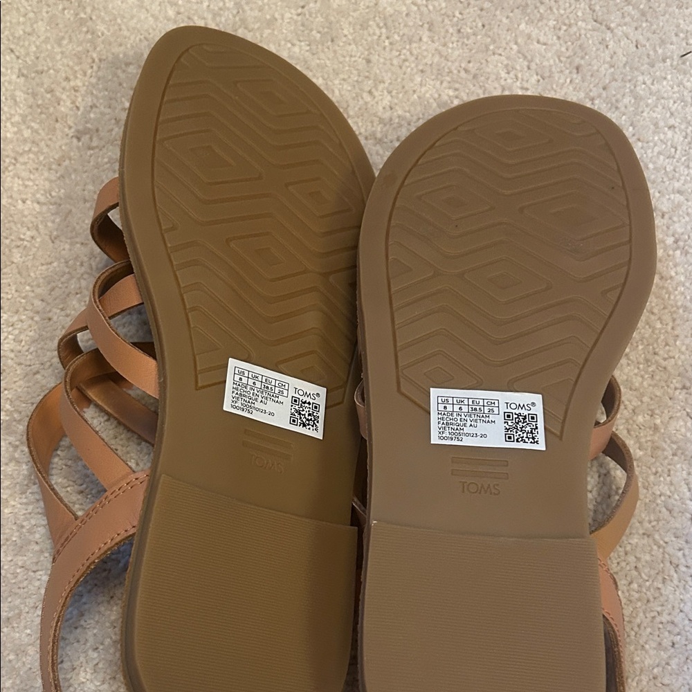 Toms Women's Tan Strappy Sandals - Picture 3 of 5